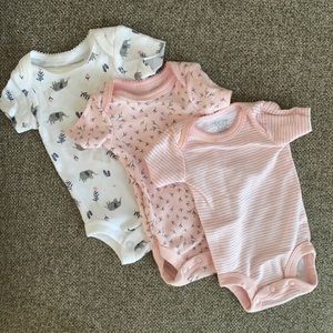 Set of 3 short sleeve onesies